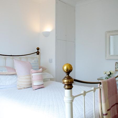 Onefifty Bed & Breakfast คาวส์ ภายนอก รูปภาพ